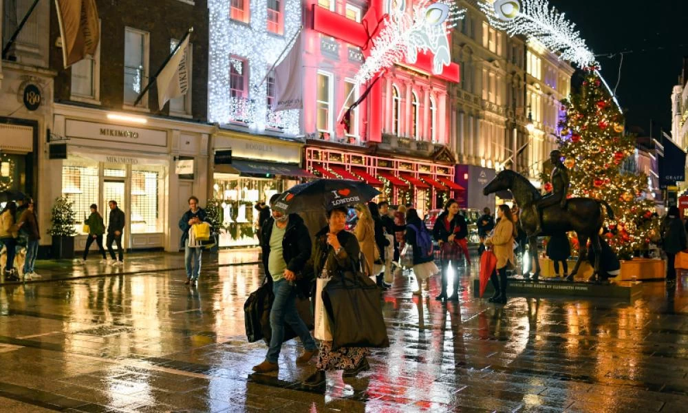 Ερήμωσε το Λονδίνο μετά το lockdown - Δείτε εικόνες συνωστισμού μια μέρα πριν!